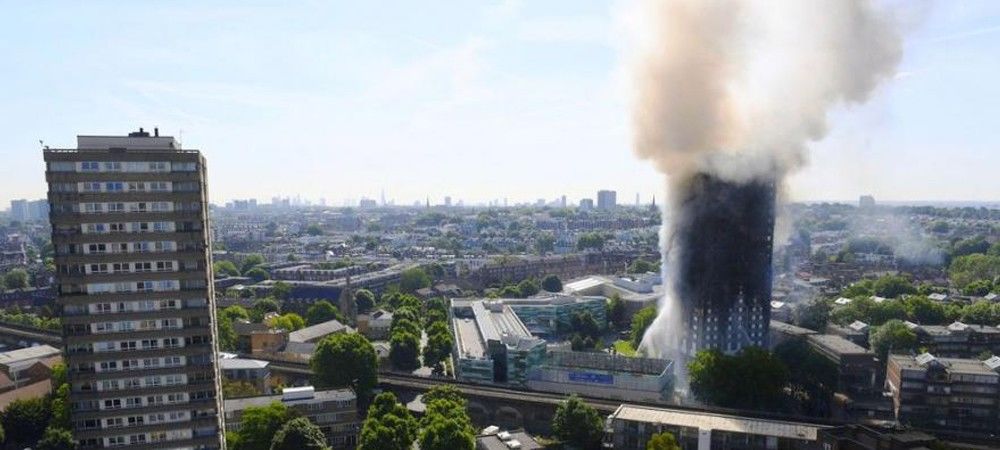 लंदन : 24 घंटे बाद भी नहीं बुझी आग, बढ़ सकती है मृतक संख्या     