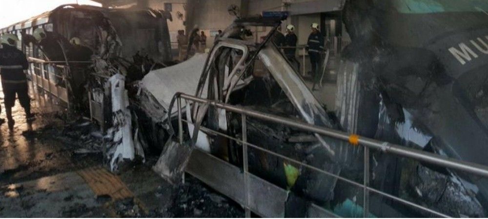 मुंबई: मोनोरेल की दो बोगी में लगी आग, बड़ी दुर्घटना टली