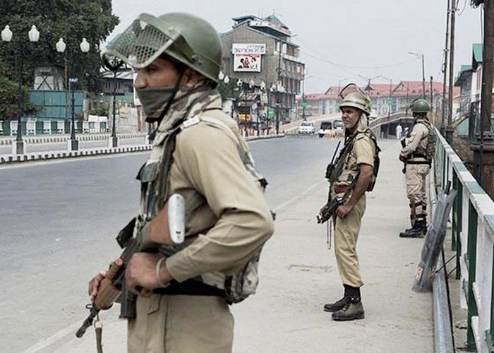 कश्मीर घाटी में दूसरे दिन असहज शांति, मरने वालों की संख्या 43 हुई