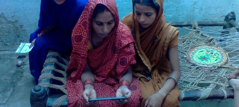 ग्रामीण भारत में सिर्फ दस में से तीन इंटरनेट उपभोक्ता महिलाएं