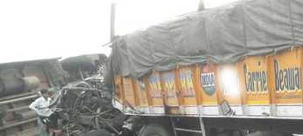 राजस्थान के हनुमानगढ़ में ट्रक-जीप की टक्कर, 17 की मौत