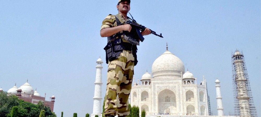 उत्तर प्रदेश में आतंकवादी हमले के खतरे के मद्देनजर सुरक्षा कड़ी