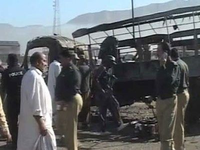पाकिस्तान में विस्फोट से सात पुलिस कर्मियों की मौत, 22 घायल     