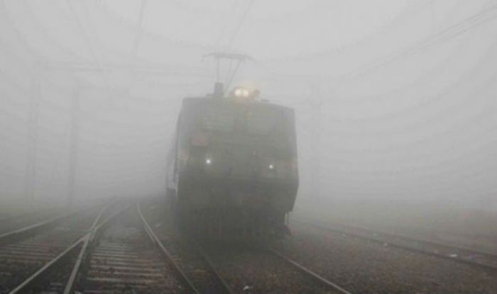 दिल्ली में कोहरे से 7 रेलगाड़ियां रद्द, 19 के समय में परिवर्तन  