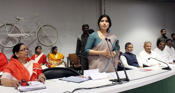 समाजवादी पार्टी की महिला सभा की मीटिंग कल, डिंपल के साथ शामिल होंगी जया बच्चन