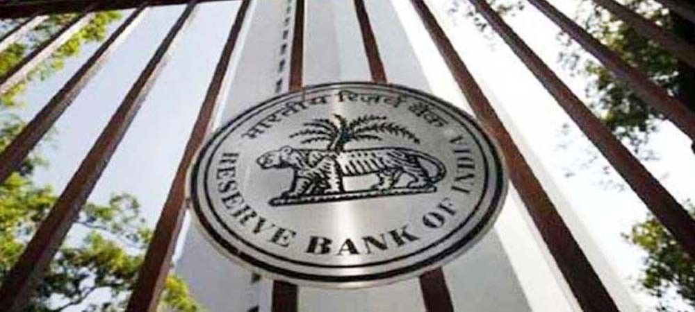 लिखे हुए 500 और 2000 रुपये के नोट लेने से इनकार नहीं कर सकते हैं बैंक : RBI