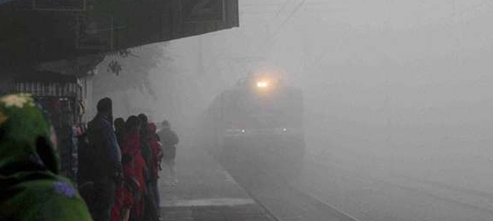 दिल्ली में बदली छाई, 10 रेलगाड़ियां रद्द