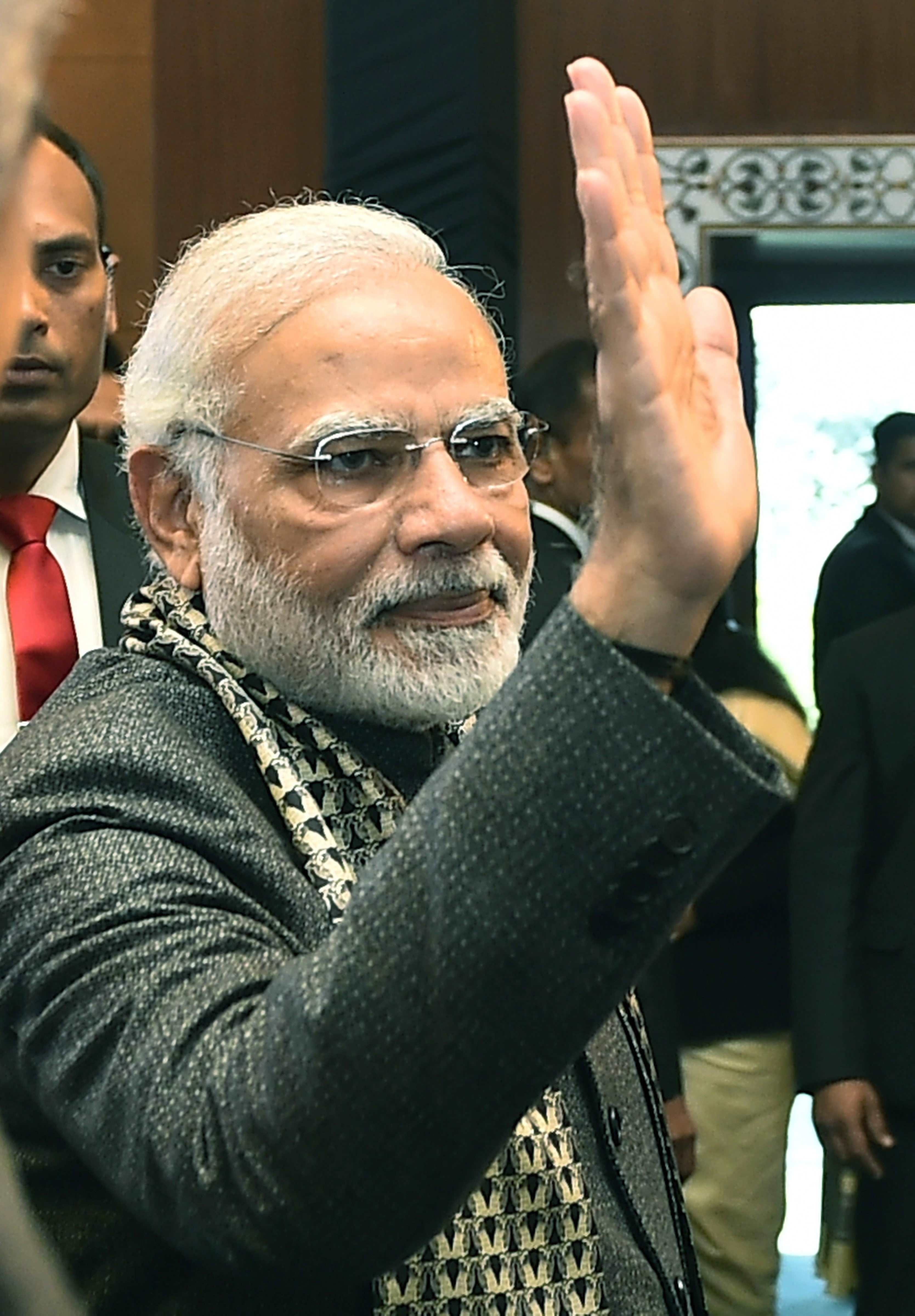 विश्व आर्थिक मंच में भारत की नई तस्वीर पेश करने को प्रधानमंत्री नरेंद्र मोदी गए दावोस 
