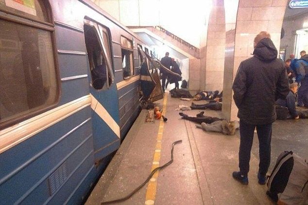 रूस के सेंट पीटर्सबर्ग मेट्रो में धमाके, 10 की मौत, 50 से ज्यादा लोग घायल