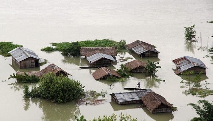 उत्तर-पूर्व भारत में बाढ़ का क़हर, डूबने से 31 और बिजली गिरने से 27 की मौत