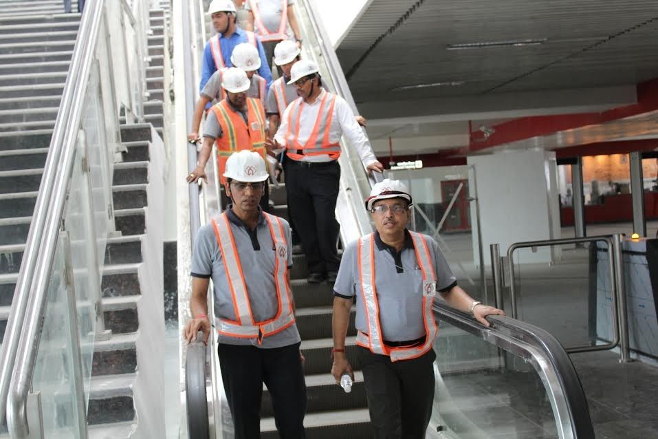 लखनऊ : अफसरों ने खुद परखी मेट्रो स्टेशनों की सुविधाएं