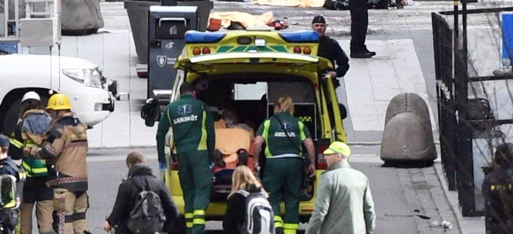 स्वीडन  ट्रक हमले में चार की मौत, प्रधानमंत्री स्टीफन लोफवेन ने बताया ‘आतंकी हमला’  