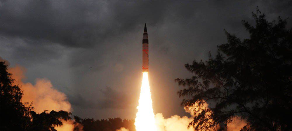भारत ने अग्नि-4 मिसाइल का सफल परीक्षण किया