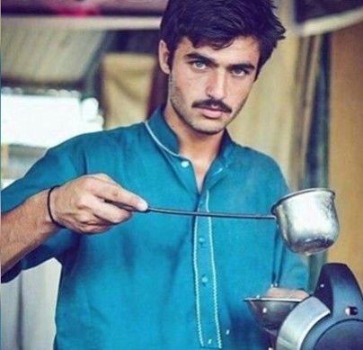 चाय बेचने वाला पाकिस्तानी युवक अरशद खान अब करेगा माॅडलिंग 