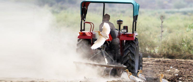 किसानों के लिए खुशखबरी: ट्रैक्टर के कल-पुर्जों, कपड़े के जॉब वर्क पर जीएसटी में भारी कमी