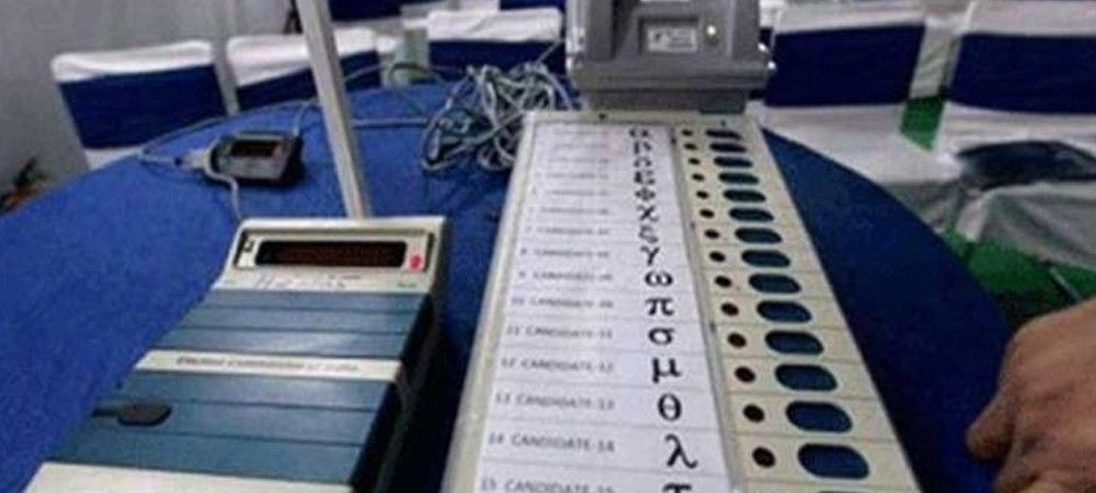 गुजरात चुनाव: 6 बूथों पर दोबारा मतदान शुरू