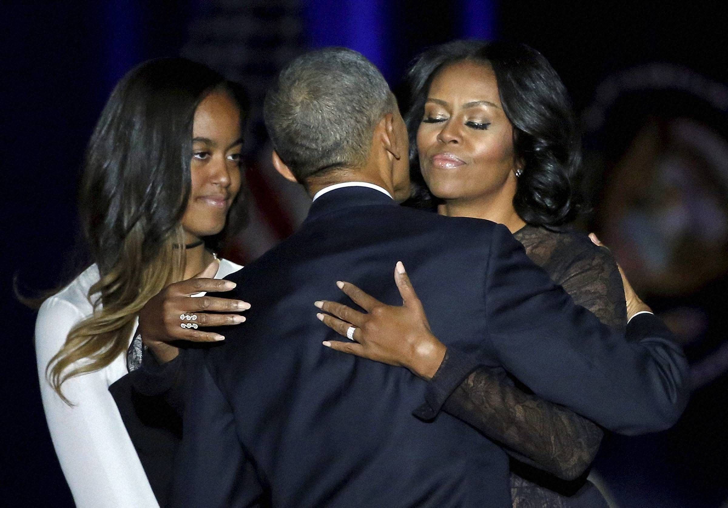विदाई भाषण में ओबामा ने मिशेल और बेटियों का शुक्रिया अदा किया 