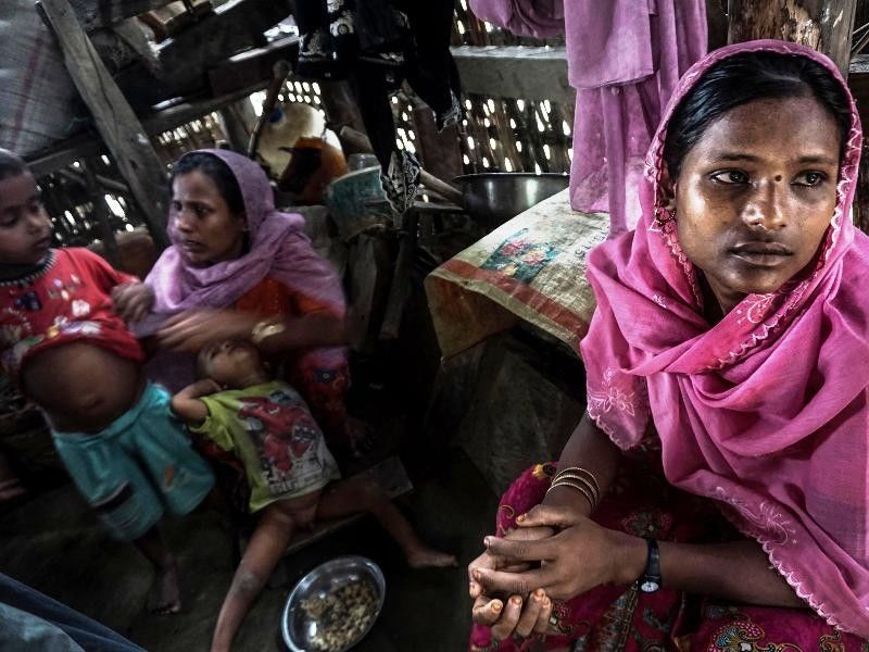 बांग्लादेश सरकार 80 हजार प्रेगनेंट रोहिंग्या महिला शरणार्थियों को बर्थ कंट्रोल किट बांटेगी 