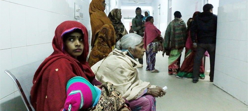 शहरों में ई-अस्पताल, गाँवों में डॉक्टरों का अकाल