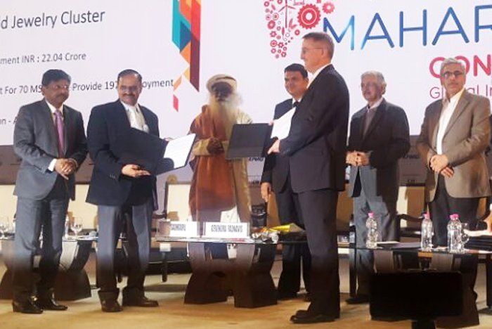 वर्ष 2022 तक किसानों की आमदनी दोगुनी करने के लिए महाराष्ट्र सरकार ने एमओयू पर किए हस्ताक्षर