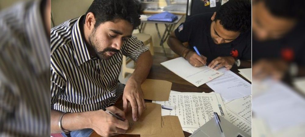 पैसे दीजिए प्रेम पत्र लिखवाइए : बेंगलुरु के इंजीनियर ने ‘प्यार भरा’ खत लिखने को बनाया व्यवसाय