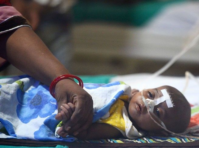फर्रुखाबाद अस्पताल में एक महीने में 49 शिशुओं की मौत : डीएम , सीएमओ का तबादला