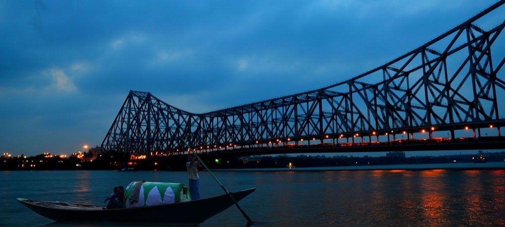 भारतीयों की इस गंदी आदत के कारण कभी भी गिर सकता है हावड़ा ब्रिज, ये है इसकी पूरी कहानी