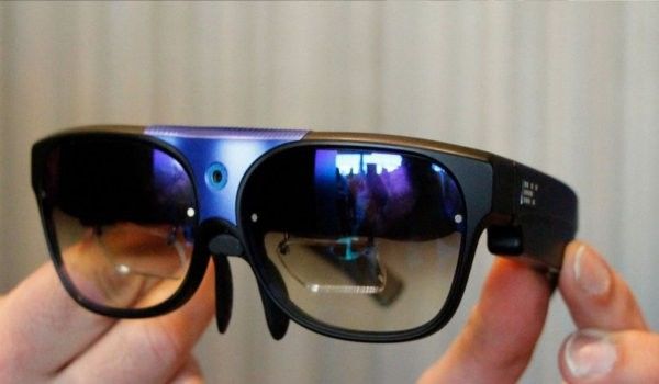 वैज्ञानिकों ने नए स्मार्ट चश्मे और अनोखा कैमरा किया विकसित