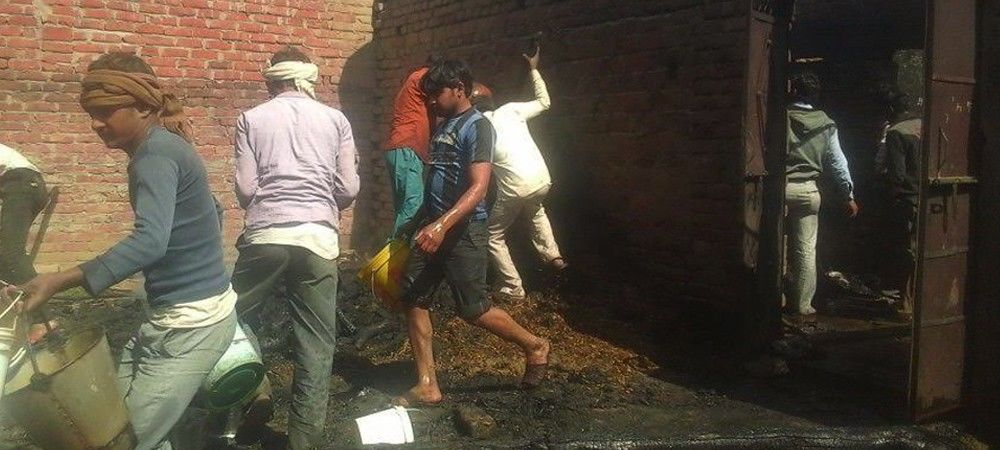 कन्नौज में घूर की चिंगारी से नौ घर राख, 50 हजार के नोट भी जले