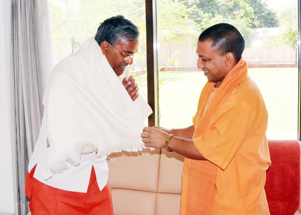 योगी से मिले उत्तराखंड के मुख्यमंत्री त्रिवेंद्र सिंह