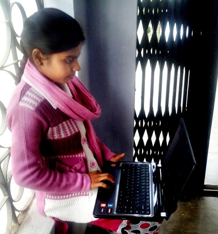 झुनझुना नहीं, ग्रामीण युवाओं के लिए हथियार बना लैपटॉप