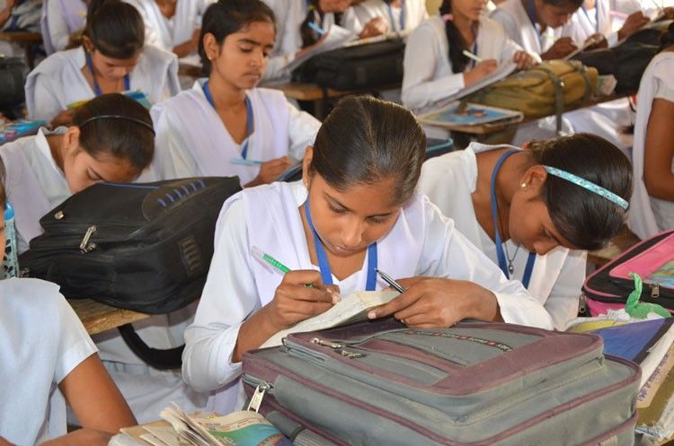 बिहार में कड़ी सुरक्षा के बीच 10वीं की परीक्षा शुरू,  17,63, 423 लाख परीक्षार्थी शामिल