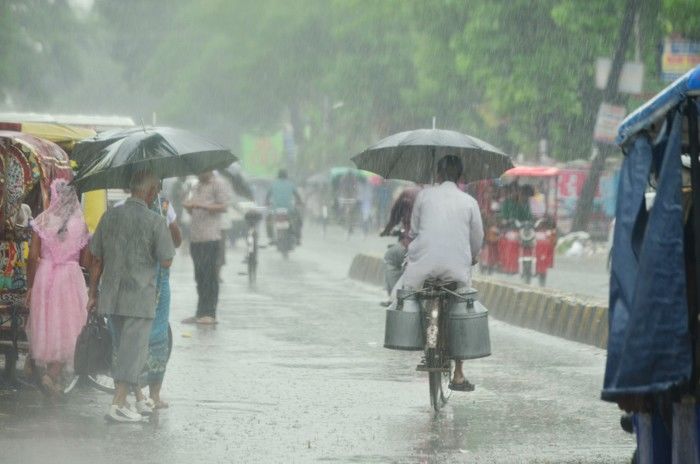 दिल्ली-एनसीआर में बदला मौसम, राजस्थान-एमपी में भी बारिश