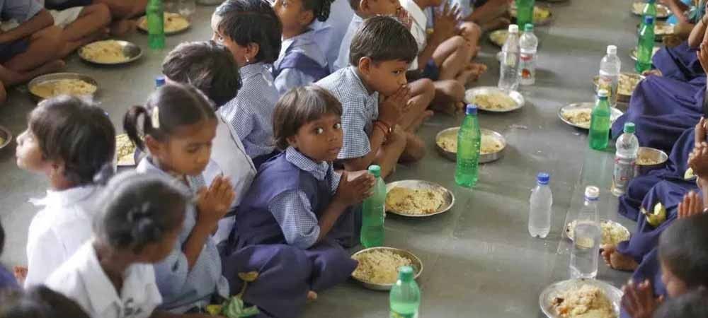 यूपी : स्कूल का खाना खाने से 24 बच्चे बीमार