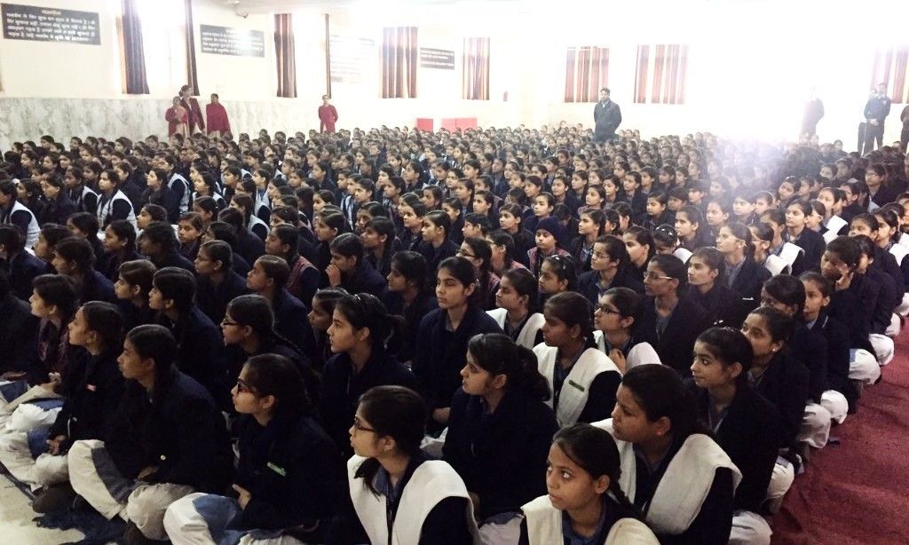 #स्वयंफेस्टिवल: मथुरा में 800 छात्राओं ने जाना साइबर क्राइम, फेसबुक और टिवटर का रहस्य