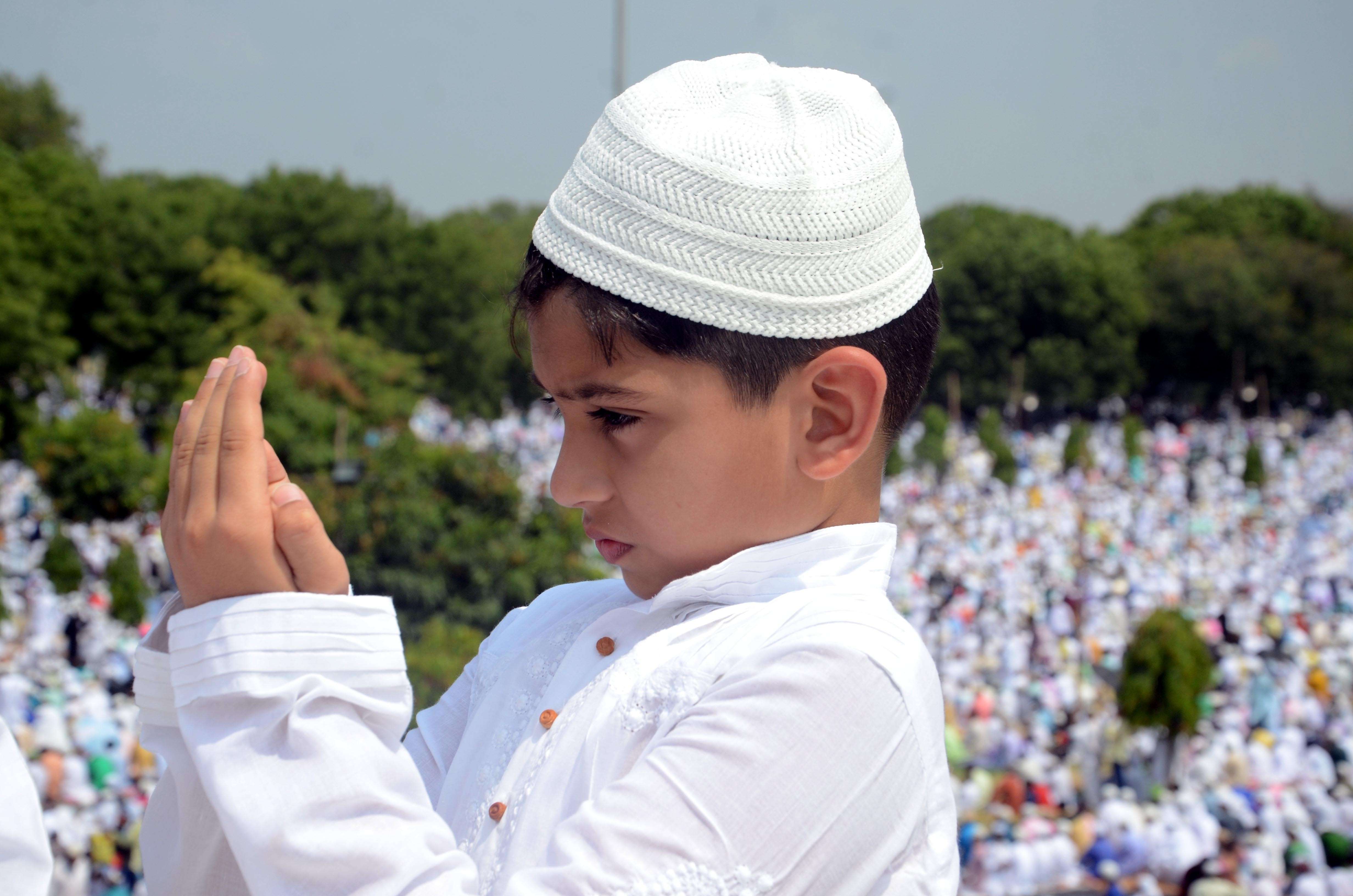 तस्वीरों में देखिए लखनऊ में मनाई गई ईद की एक झलक