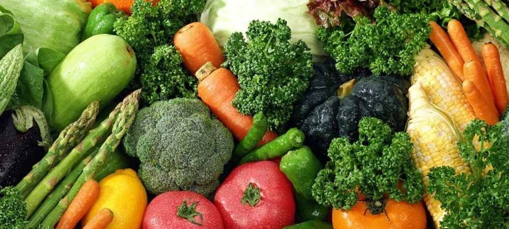 कहीं आप भी तो नहीं खाते चमकदार फल-सब्जियां, हो सकते हैं ये नुकसान