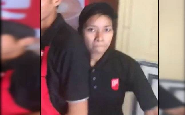 सीसीडी में कॉकरोच का वीडियो बनाने पर महिला कर्मचारी ने मारा स्टूडेंट को थप्पड़, वीडियो हुआ वायरल 