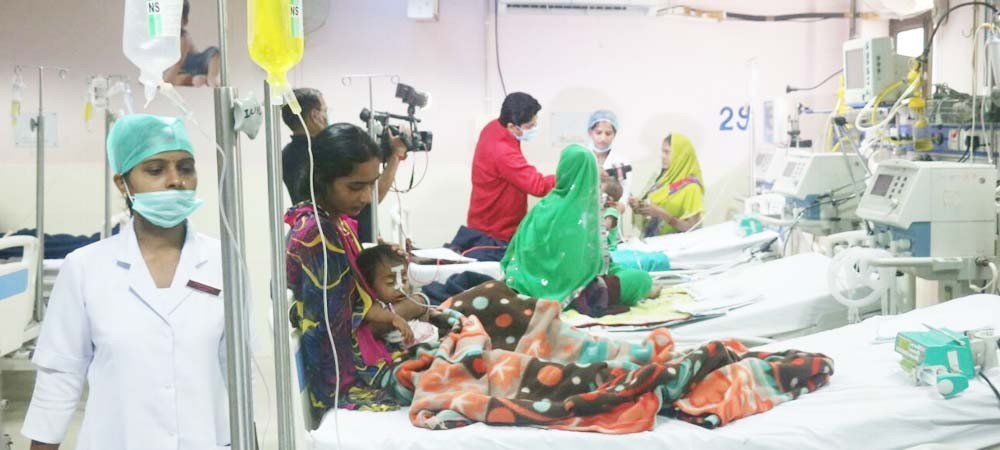 गोरखपुर की शिशु मृत्यु दर 20 देशों से ज्यादा, एक हजार में से 62 की मौत हर साल, पढ़ें रिपोर्ट
