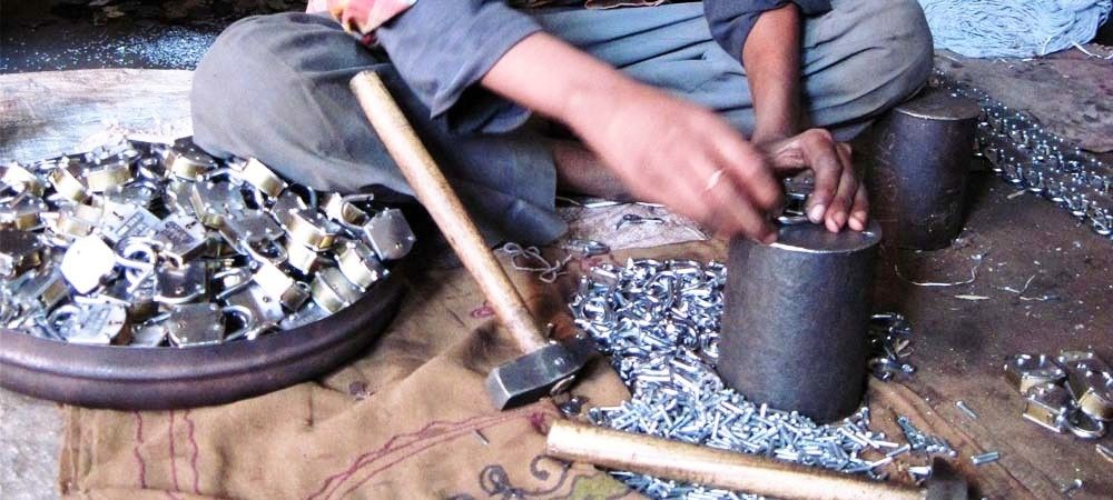 नोटबंदी से अलीगढ़ के ताला उद्योग पर ‘ताला’ लगने की आशंका