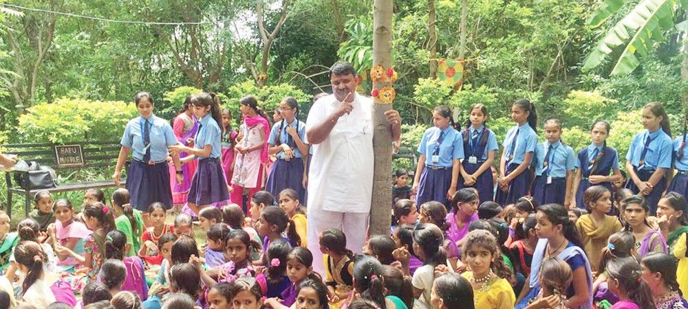 पंचायती राज दिवस: एक सरपंच ने संगमरमर की खदानों के बीच बसा दिया बाग