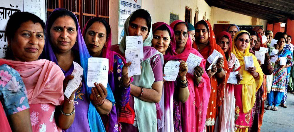 UP Election 2017: ‘महिलाओं की सुरक्षा पर जो करेगा काम उसको देंगे वोट’ 