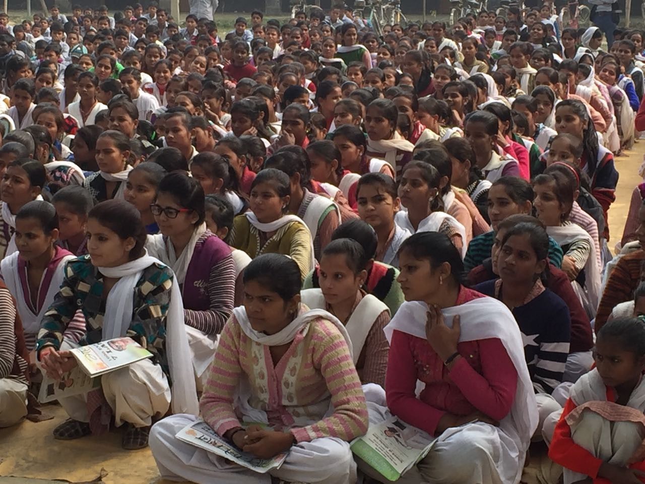गोण्डा में #स्वयंफेस्टिवल में छात्राओं ने जाना 1090 पर शिकायत का तरीका