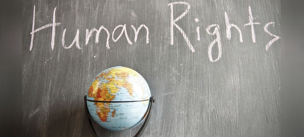 मानवाधिकार दिवस : ह्यूमन राइट्स की फील्ड में बनाए करियर, ये है कोर्स