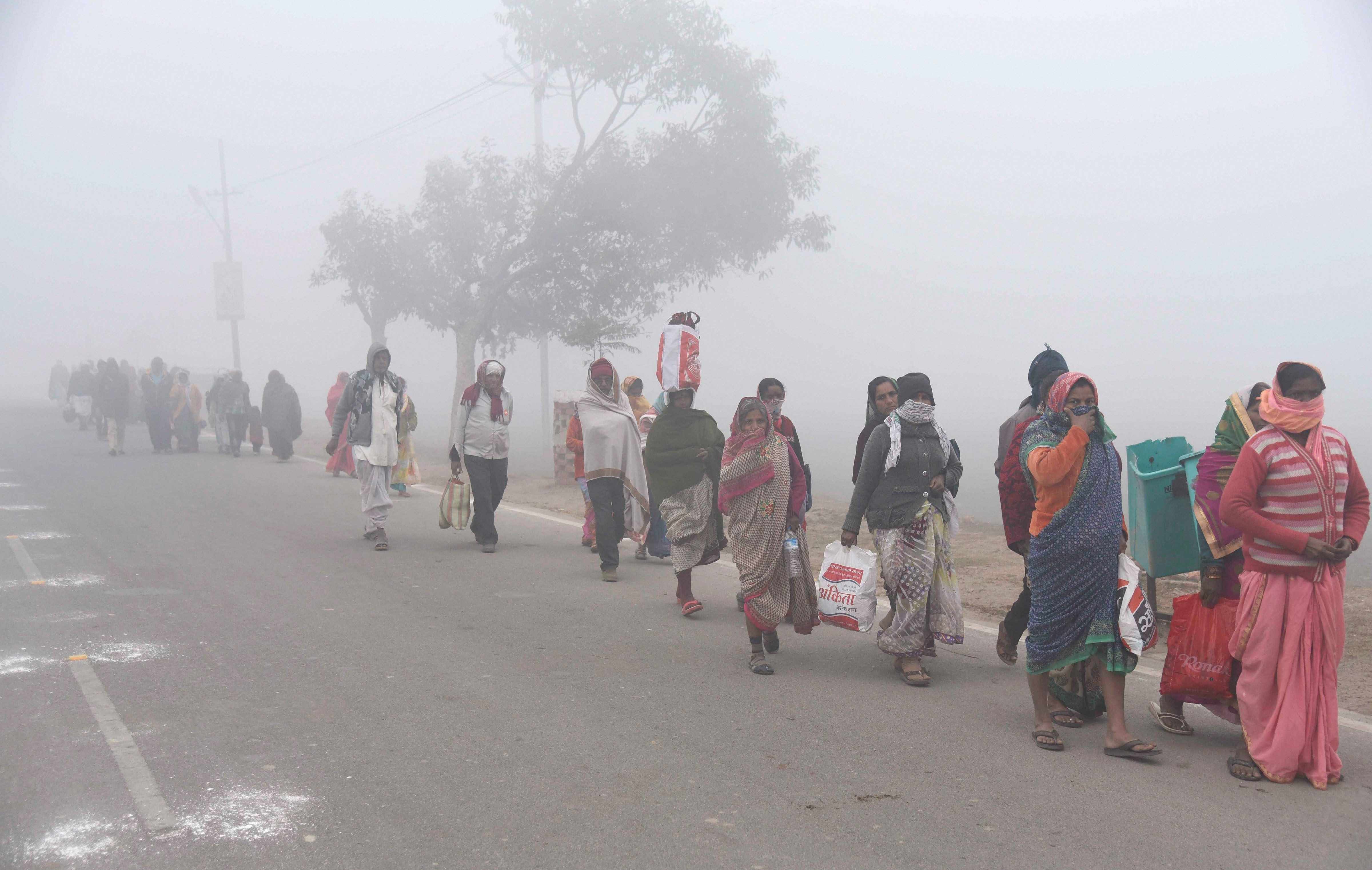 उत्तर प्रदेश में 24 घंटें में शीतलहर से 40 लोगों की मौत  