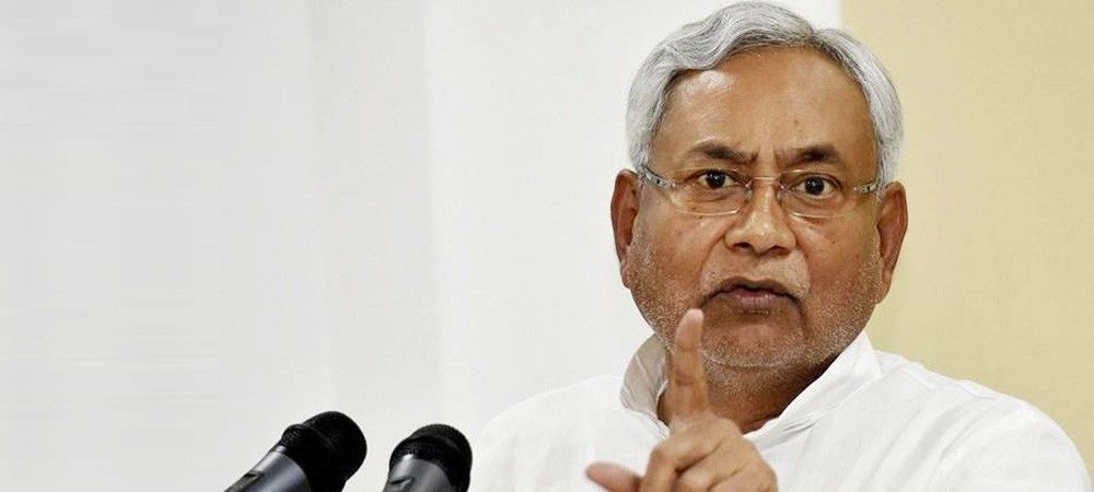 नीतीश कुमार ने नोटबंदी-जीएसटी के आलोचकों को घेरा