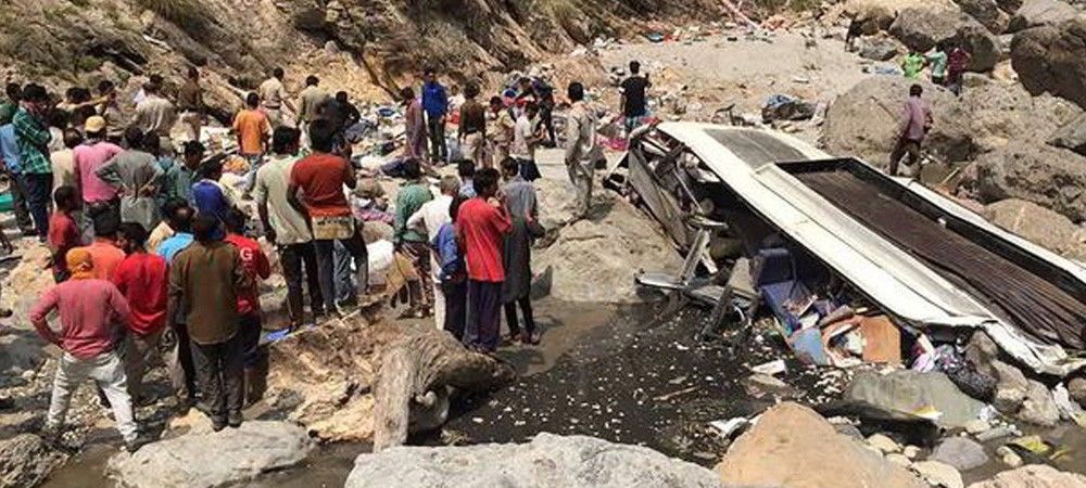 हिमाचल बस दुर्घटना: मारे गए 45 लोगों में से 38 की हुई पहचान   