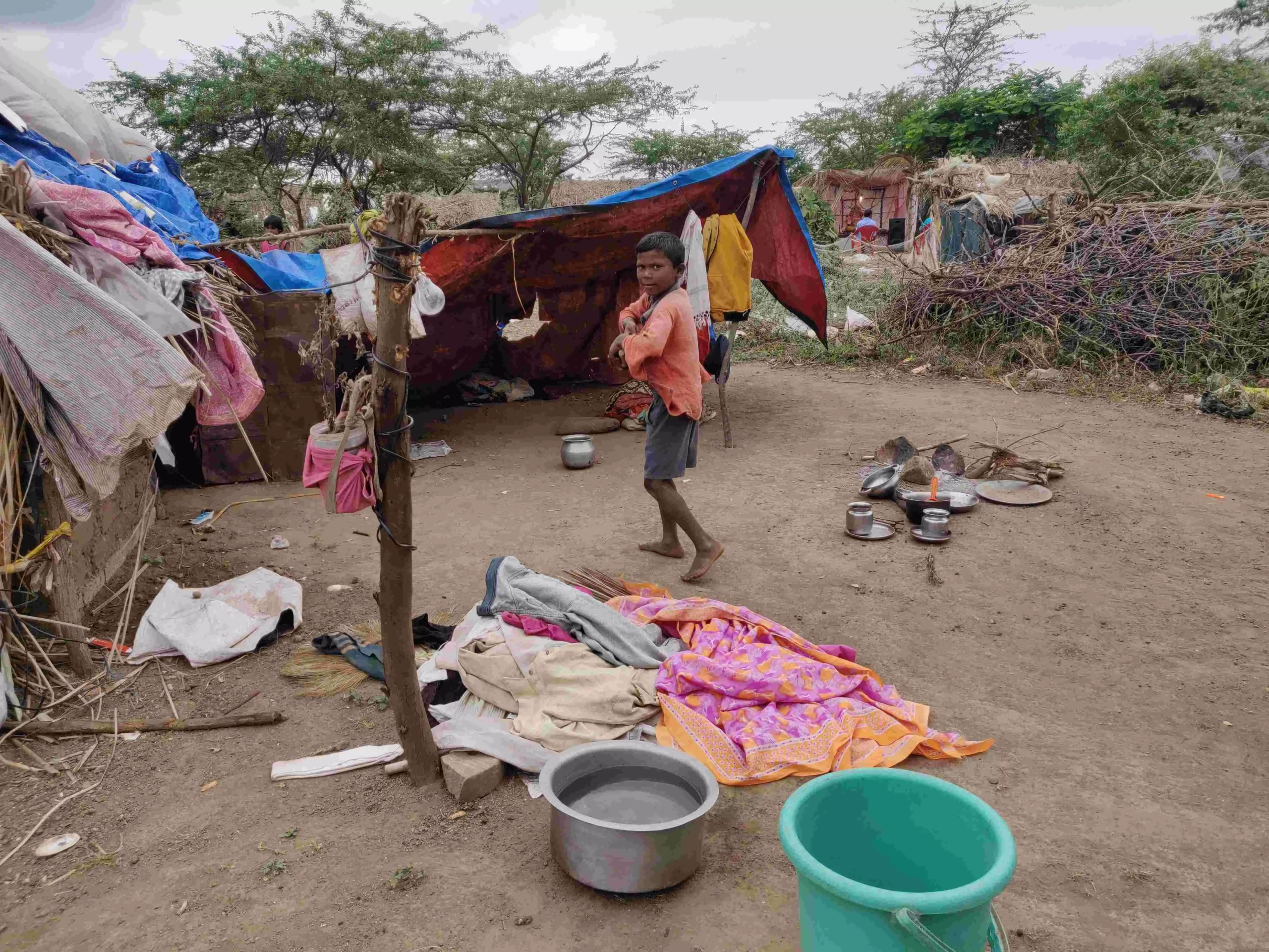 Around 35 families belonging to the Bhil tribe stay in this hamlet, but only 14 families have voter's card, Aadhar and ration card. Pic: Varsha Torgalkar 