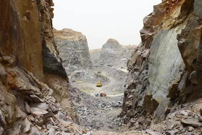 EIA एक महत्वपूर्ण कानून है जो औद्योगिक और विकासात्मक परियोजनाओं द्वारा भूमि-उपयोग परिवर्तन, पानी की निकासी, प्राकृतिक संसाधनों के विनियोग को मंजूरी देता है। EIA एक महत्वपूर्ण कानून है जो औद्योगिक और विकासात्मक परियोजनाओं द्वारा भूमि-उपयोग परिवर्तन, पानी की निकासी, प्राकृतिक संसाधनों के विनियोग को मंजूरी देता है।