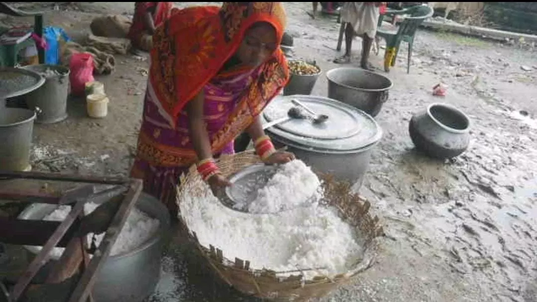 कुशेश्वरस्थान पूर्वी प्रखंड का सामुदायिक रसोईघर, फ़ोटो-सत्यम झा कुशेश्वरस्थान पूर्वी प्रखंड का सामुदायिक रसोईघर, फ़ोटो-सत्यम झा